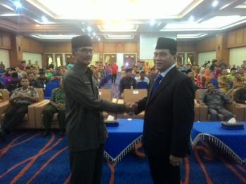 Achmad Serahkan Memory Jabatan ke PLH Bupati Rohul